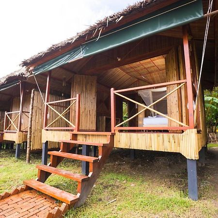 9 Huts On A Hill Hotel Kudat Exterior photo