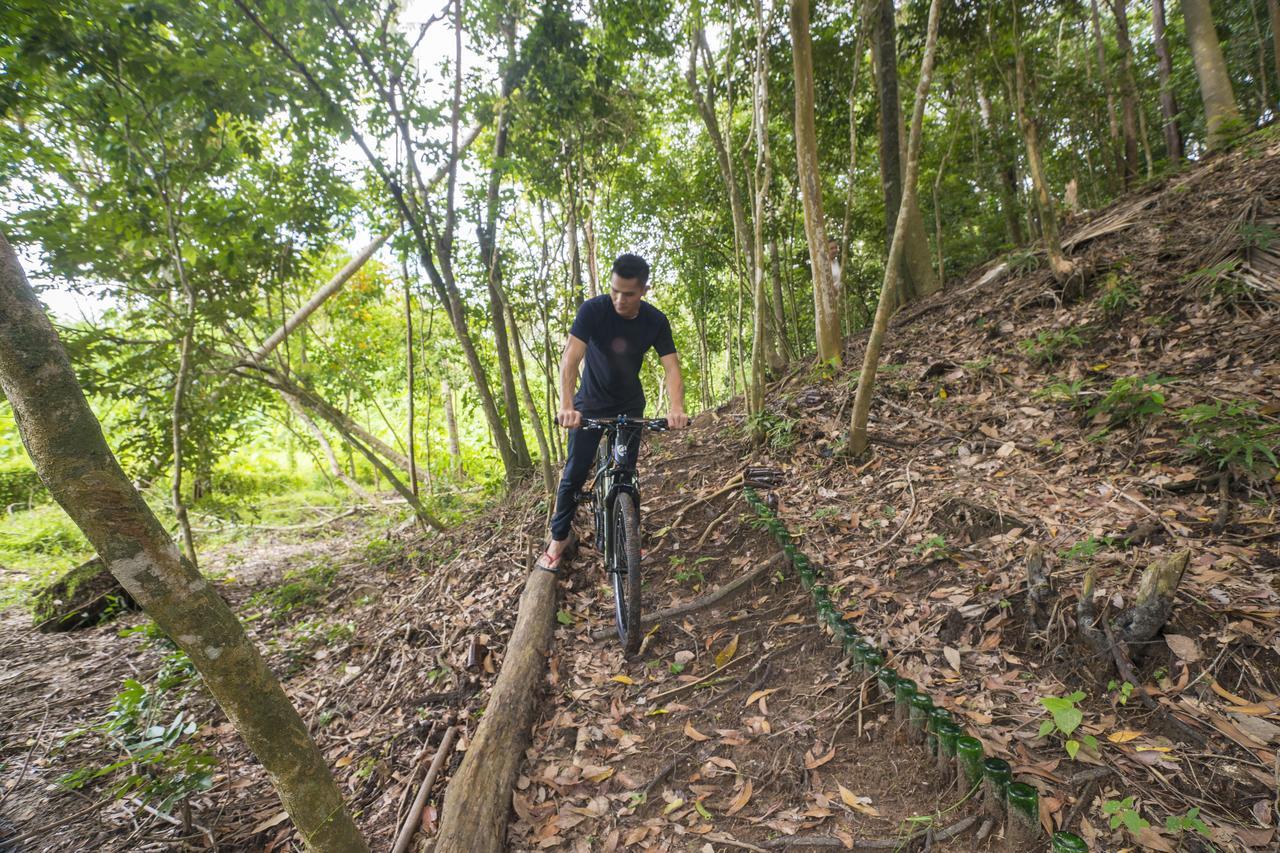 9 Huts On A Hill Hotel Kudat Exterior photo